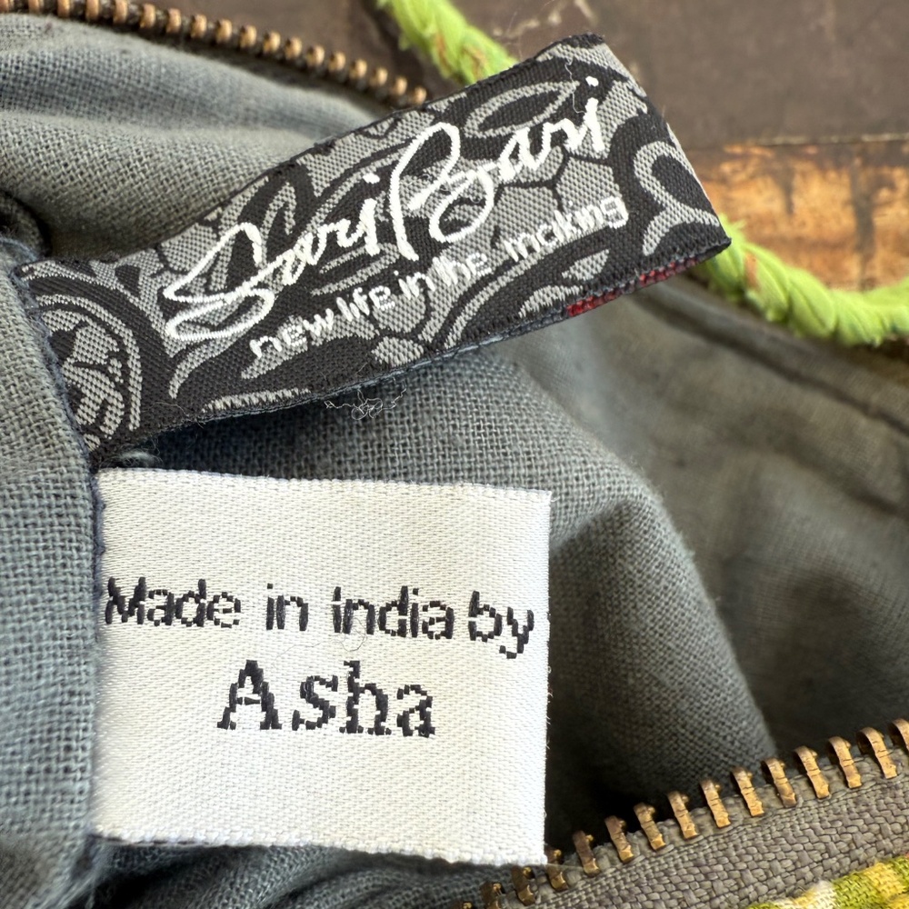 Sari Bari unique,green crossbody. - Picture 12 of 12